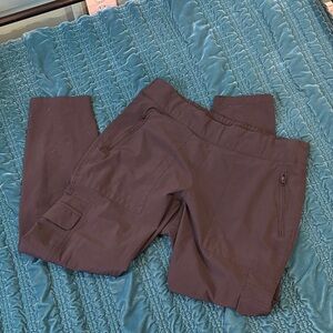 Athleta Joggers with zipper pocket